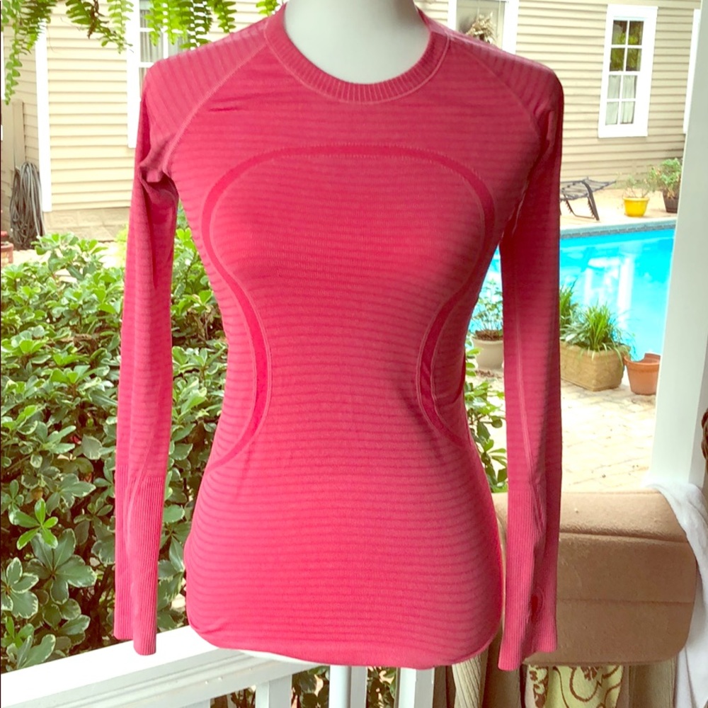 Lululemon blush coral size 4